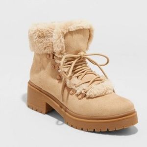 NWT a new day Betsy faux fur hiking boot - tan